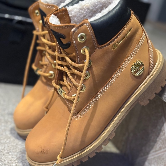 Timberland x Champion Shearling Boots - Picture 5 of 9